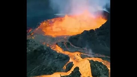 We observe the eruption of the Fagradalsfjall volcano at the end of August.