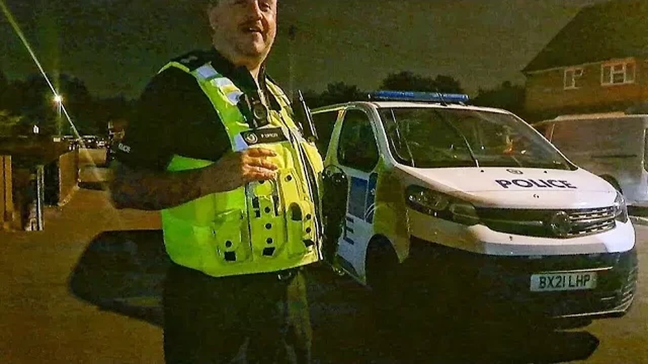 TRY TO GIVE POLICE SOME CREDIT AND THIS IS THE ATTITUDE YOU GET 🙄🤦🏻♂️👮🏻♂️