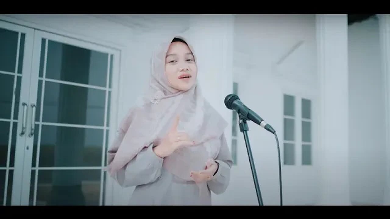 Sholawat Merdu syahdu Rahmatan Lil A'lamin - Cover Laila