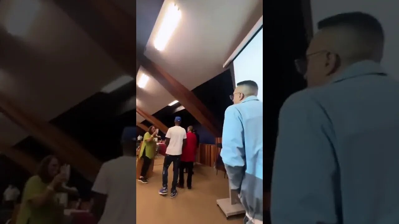 OLHA A REAÇÃO DOS ALUNOS AO RECEBER RACIONAIS MC'S NA UNICAMP #shorts