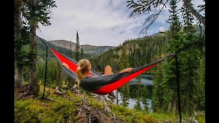 Il relax totale con le amache in barca