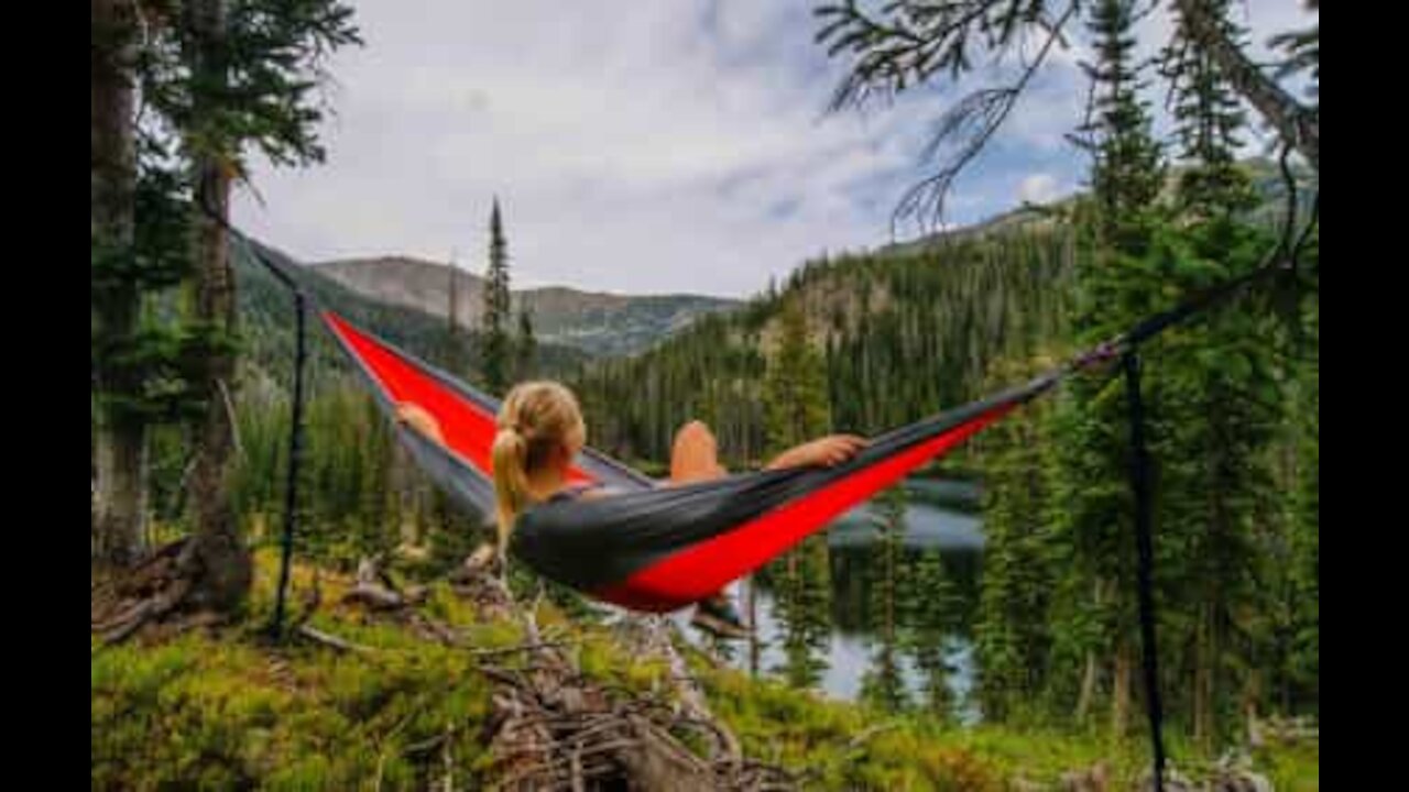 Il relax totale con le amache in barca