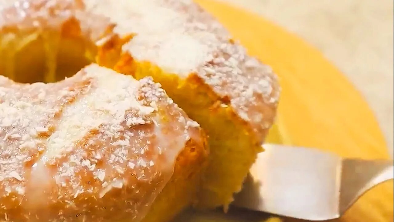 Bolo de Coco com Leite Condensado e Coco Ralado | Receitas da Nita