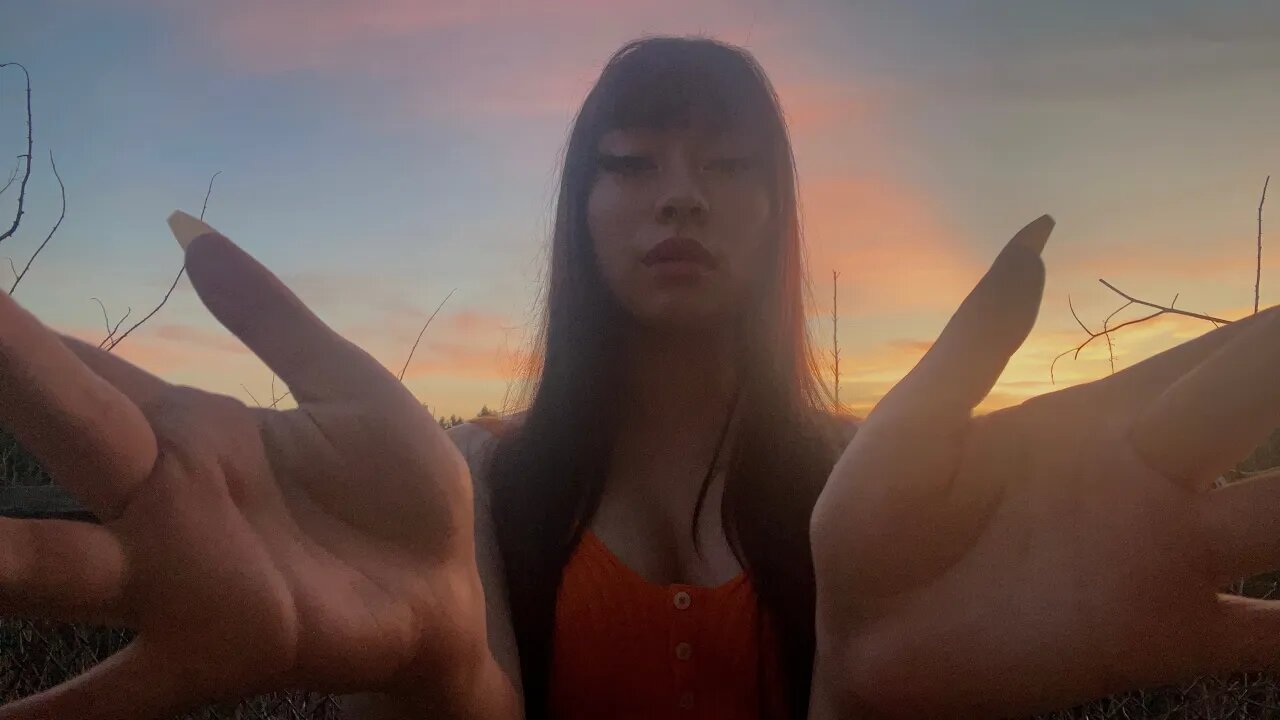 ASMR Outside | Hand Movements, Nail Tapping, Fabric & Skin Scratching