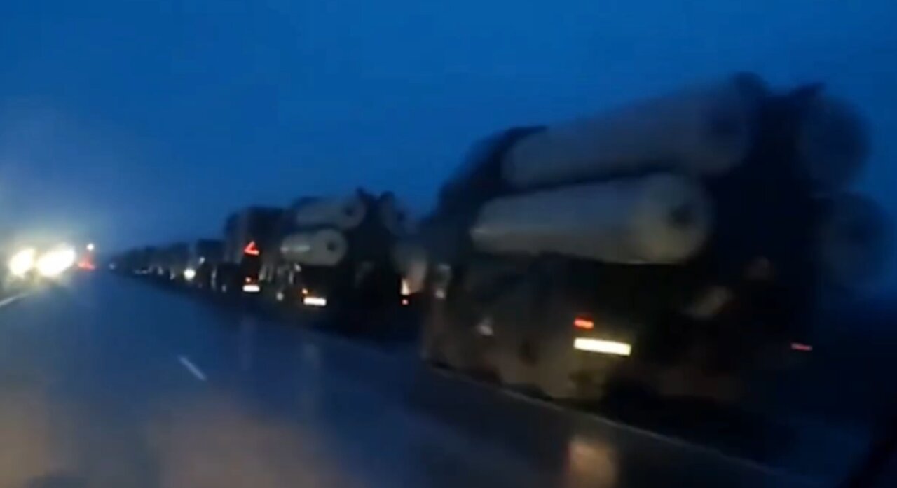 Belarusian equipment is seen on the R-23 highway in the direction of Slutsk