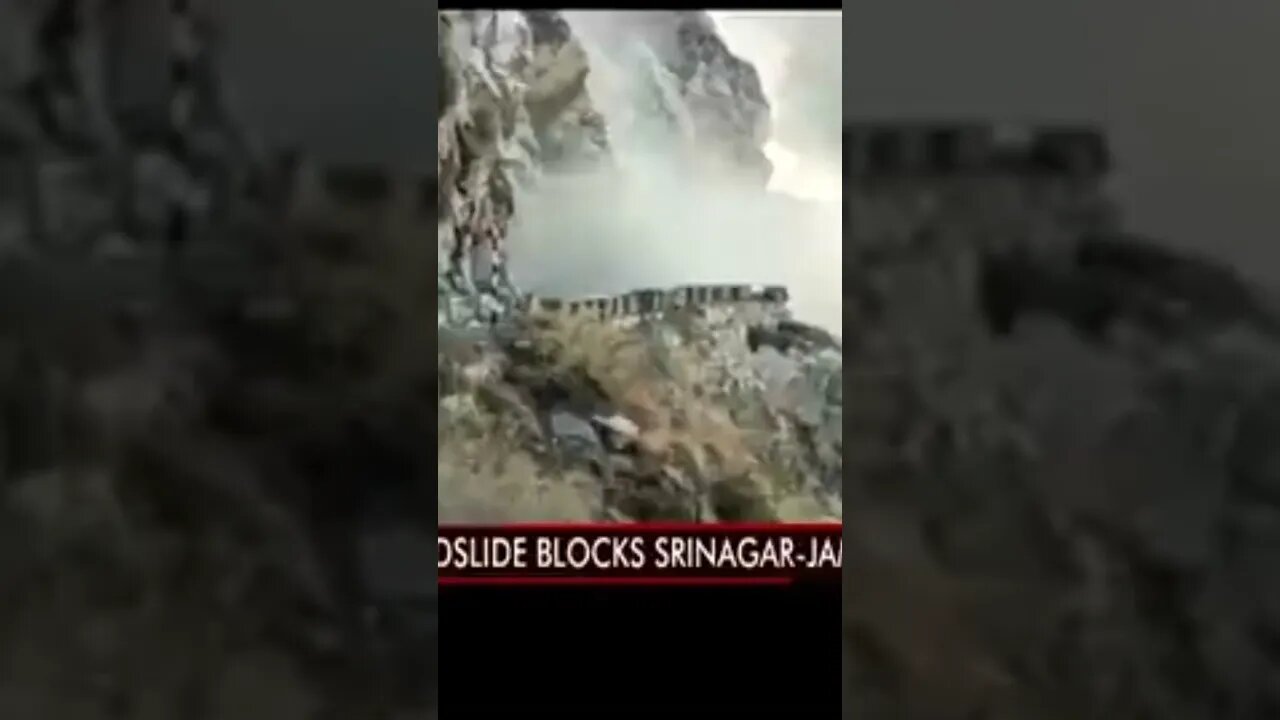 Massive landslide blocks Srinagar-Jammu Highway