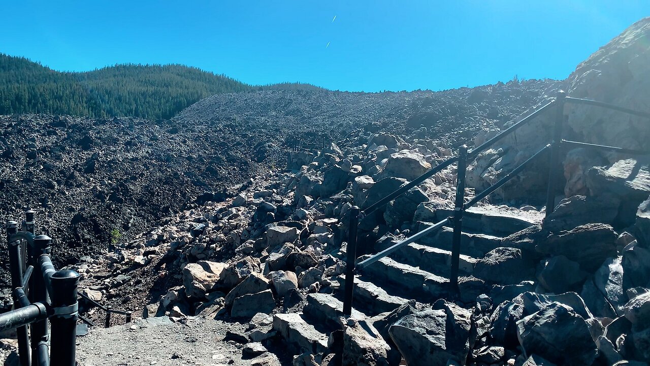 HIKING EXPLORING Big Obsidian Flow Trail @ Newberry National Volcanic Monument! | Paulina Lake | 4K