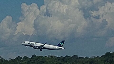 Airbus A320NEO PR-YRE takeoff from Manaus to Campinas