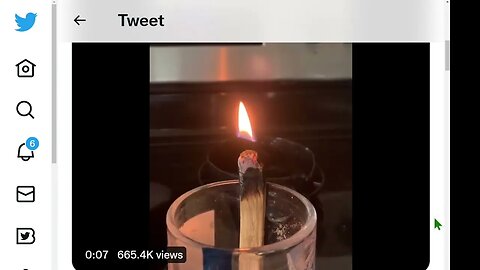 一根會冒煙的木棒，煙霧中含有未用完的燃料，可以點燃。為什麼這個火焰不一路返回到棍子上？