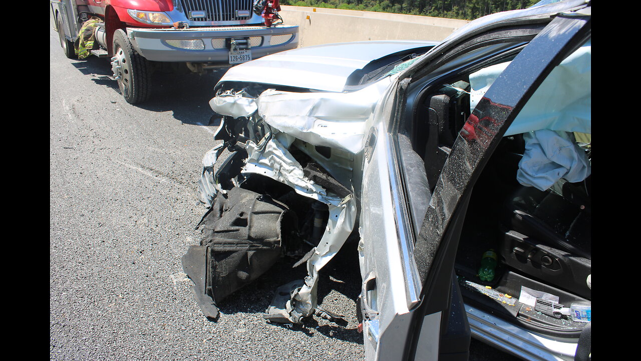 DRIVER STRIKES BARRIER, ROLLS PICKUP, LAURELIA TEXAS, 09/08/24...