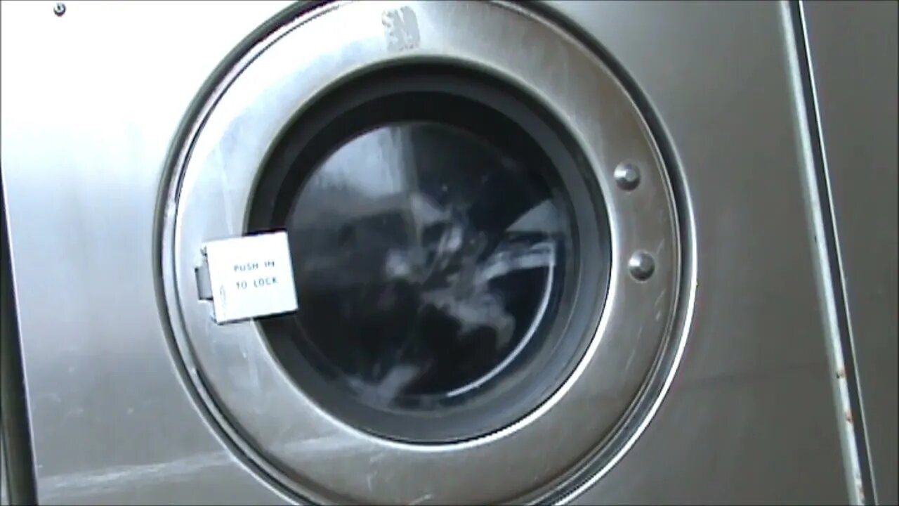 Hey, Watch My Laundry! -- Episode 352