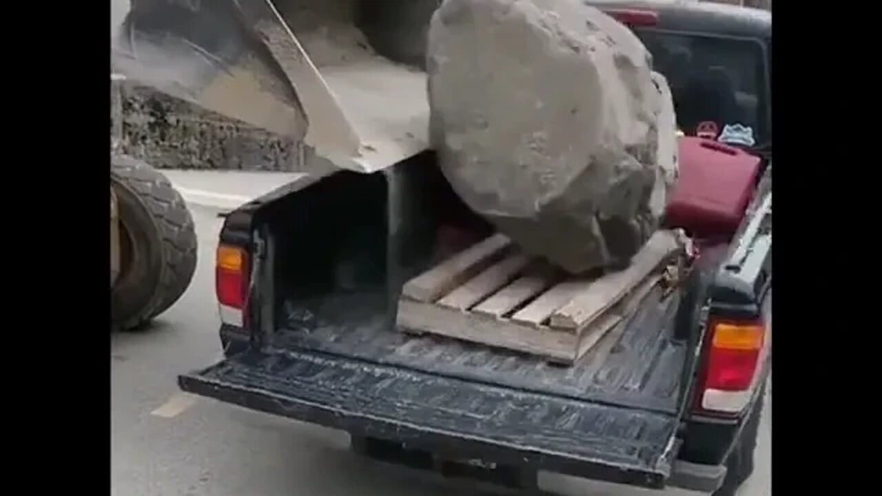 TRY TO NOT LAUGH
