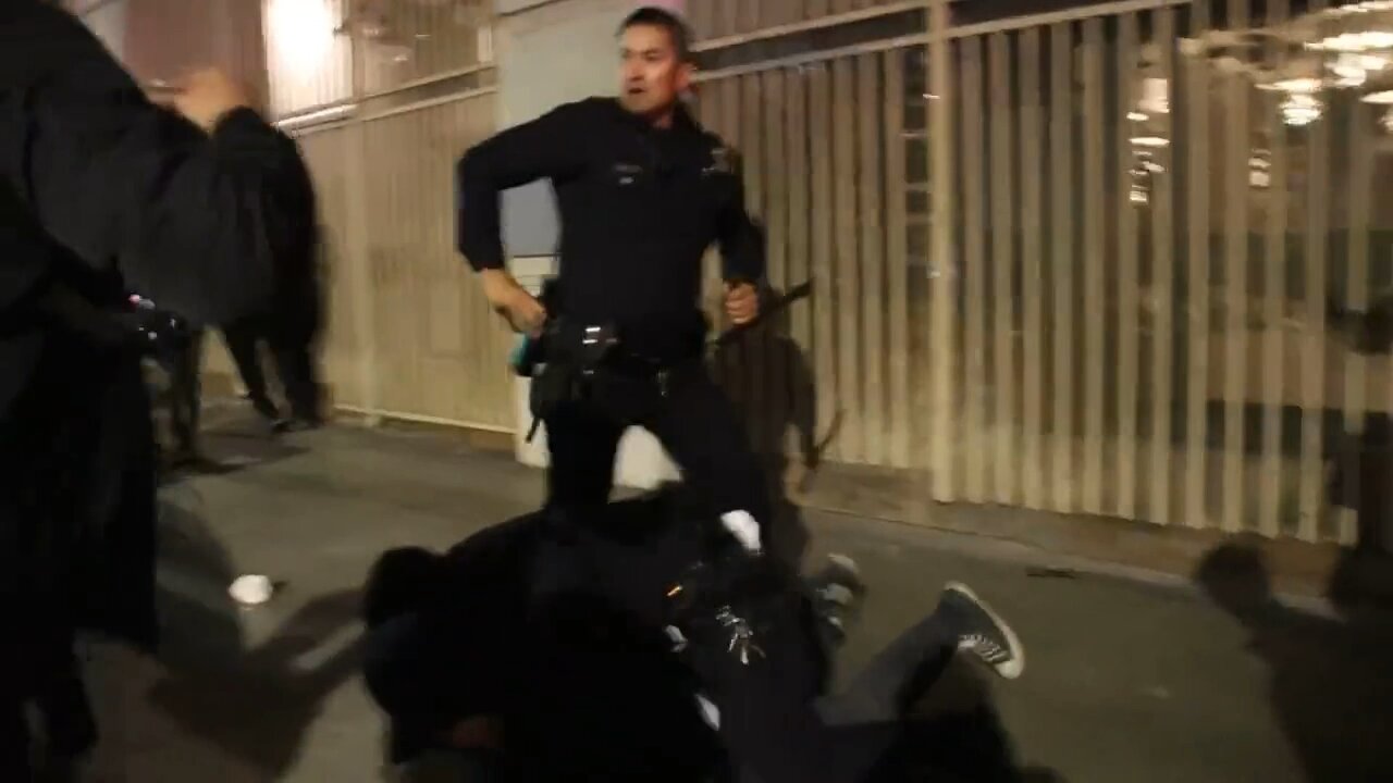 Los Angeles: Law enforcement push back far-left pro-abortion rioters