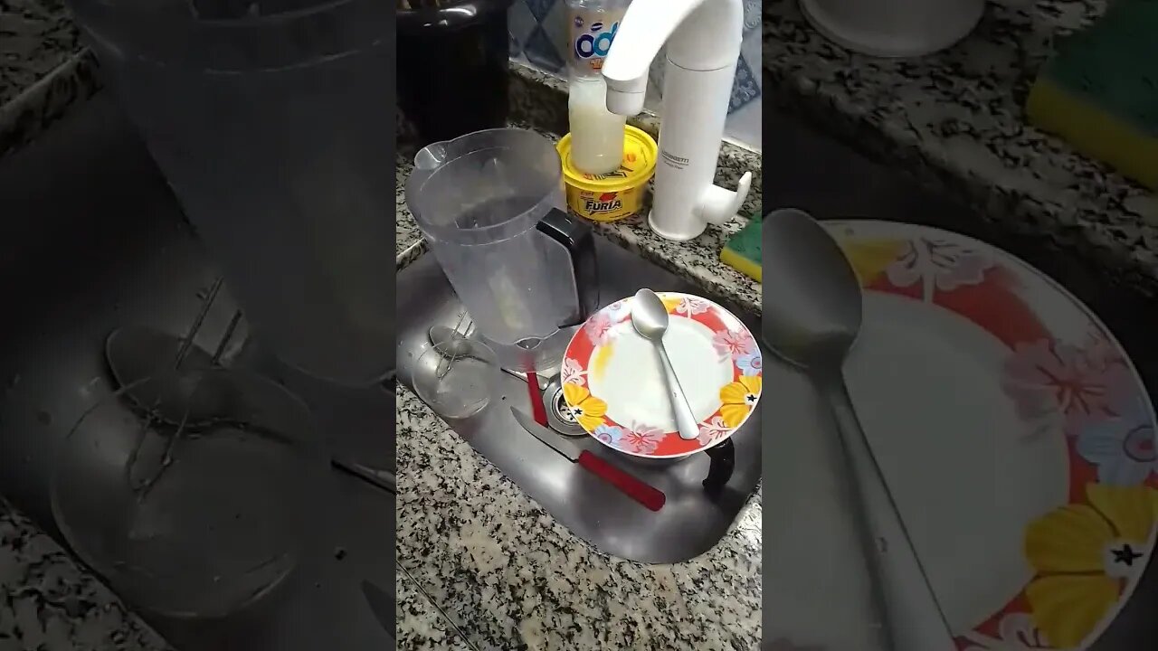 Vamos lavar a louça da bagunça.