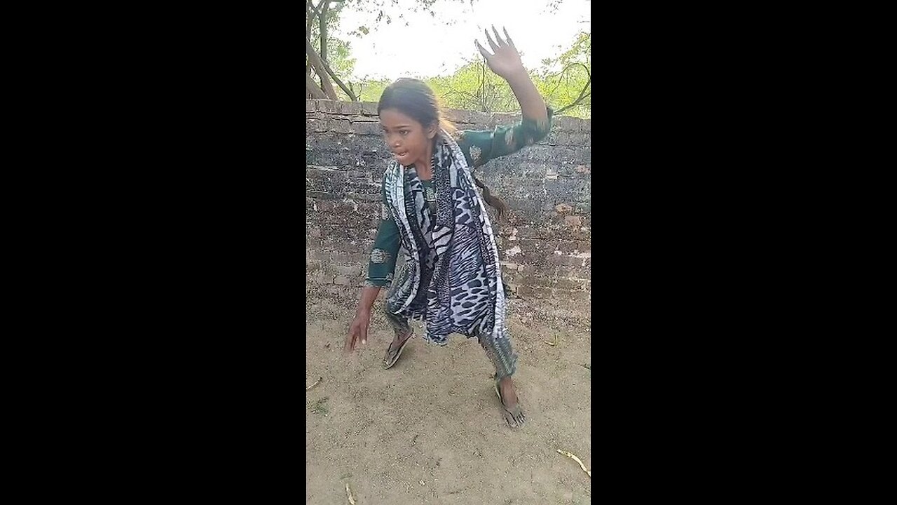 we are presenting crazy girl 😱. this is an Indian comedy video.