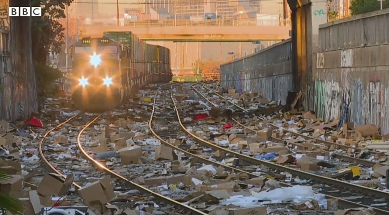 Thousands of stolen parcels litter LA Railway