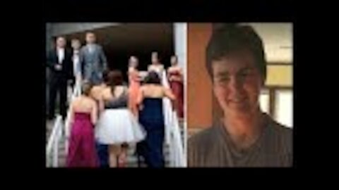 Teen Ditched by ‘Friends’ On Prom Night Walks Away a Winner, Getting The Last Laugh