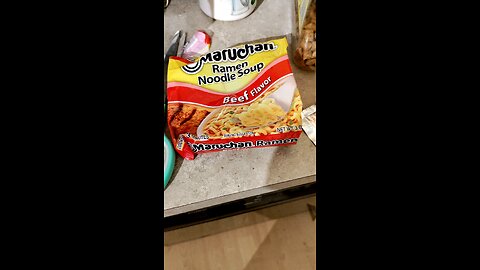 Eating Maruchan Ramen Noodle Beef Flavor, Dbn, MI, 9/27/24