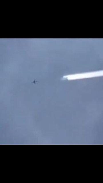 Observe closely as the chemtrail plane switches off the sprayers once it completes...