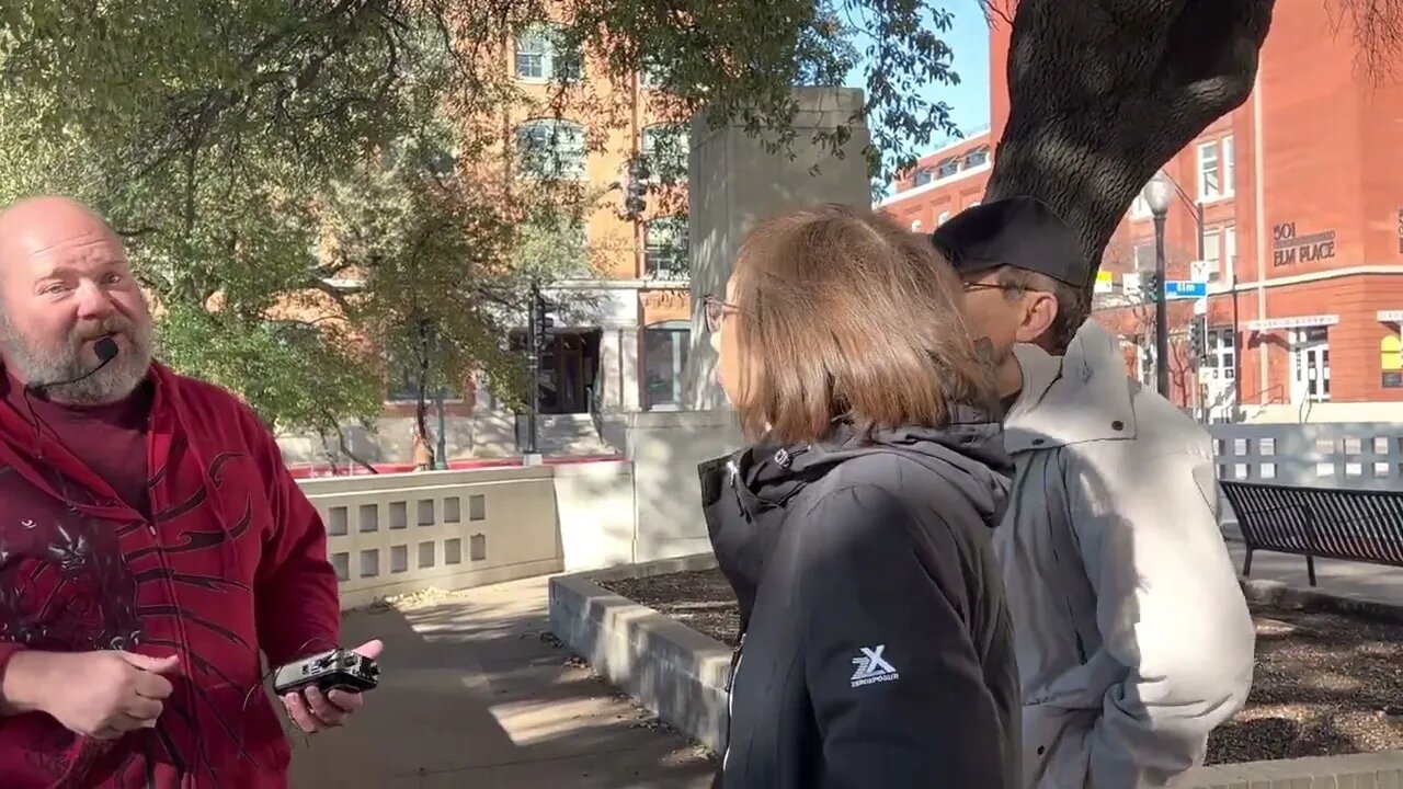 Dallas: JFK Assassination Tour - what they did not tell us. 导游Matt 在肯尼迪总统遇刺现场讲解- 那些迷.