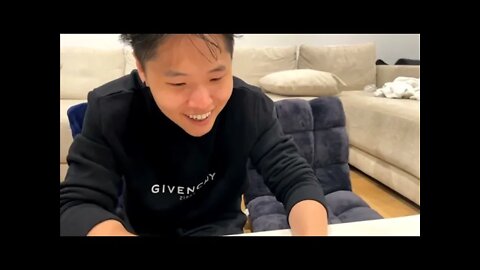 Big Brain Toast Trying To Solve 4⭐ Puzzle with Miyoung