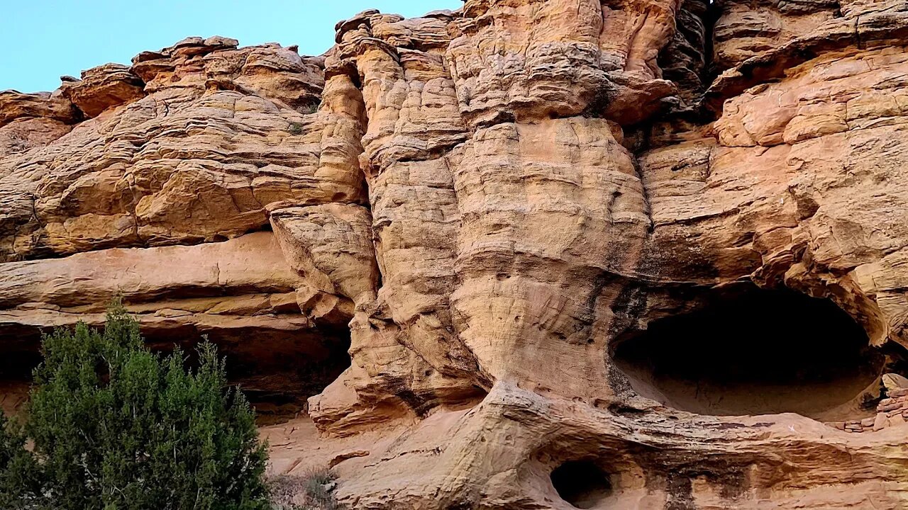 Locals say there's Anunnaki in these Caves