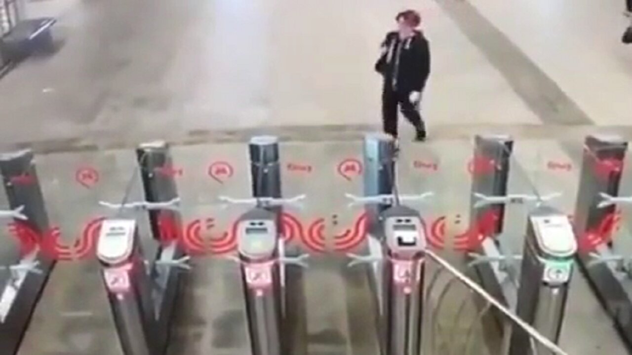 Guy walks through the entry gate like a king!