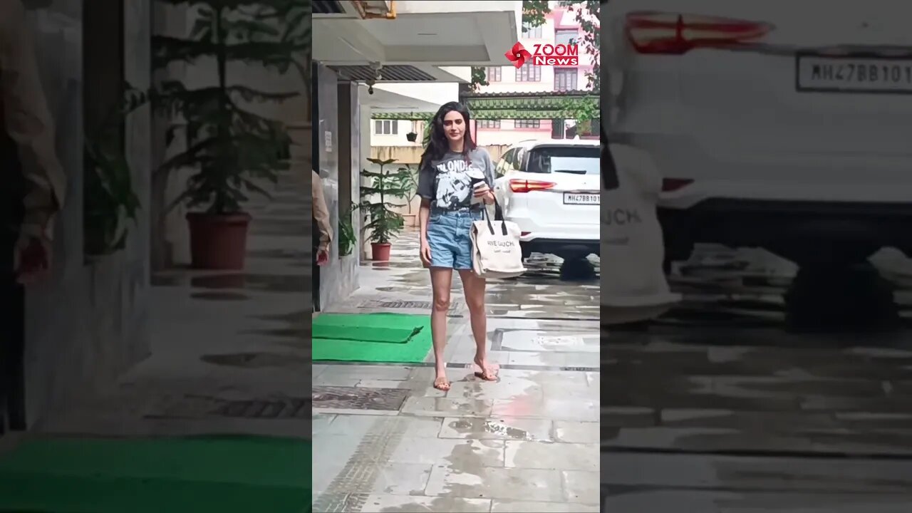 Karishma Tanna Spotted In Bandra 😍🔥📸 #shorts