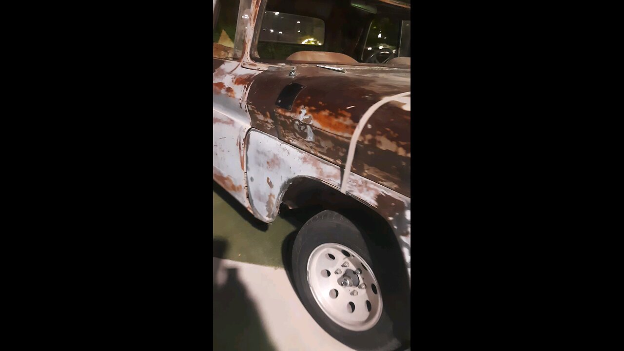 A old antique abondaned Car in Dubai