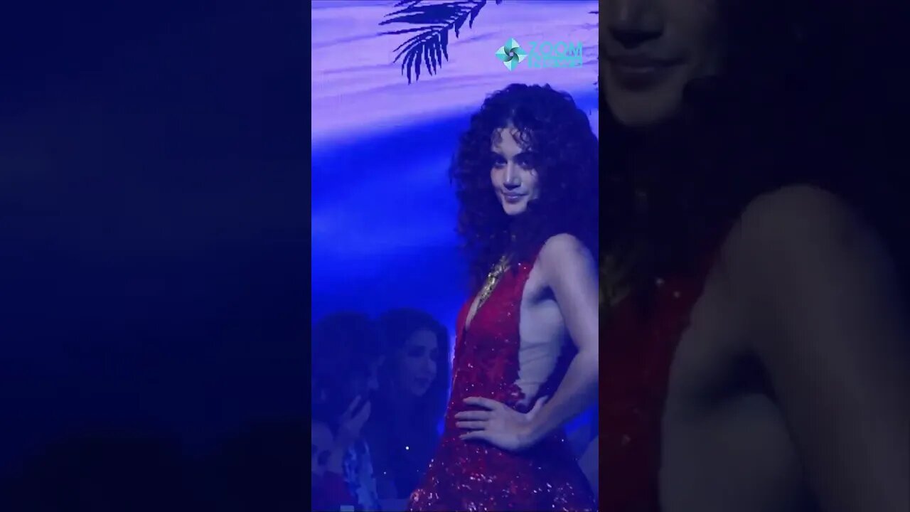 Taapsee Pannu on Ramp Walk at Lakme Fashion Week 🤩 #shorts