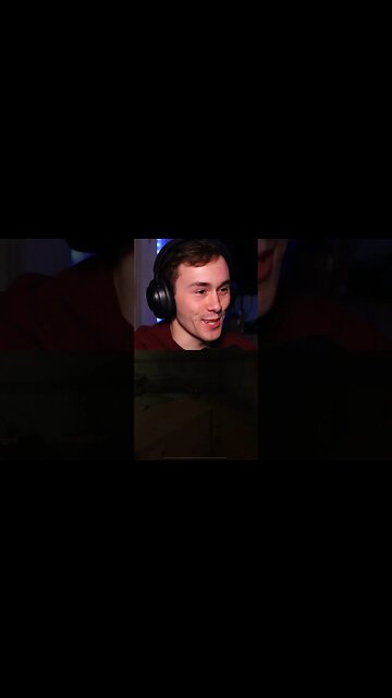 Perfect Timing Hit Different For Horror Games | Paranoid Place #shorts #jumpscare