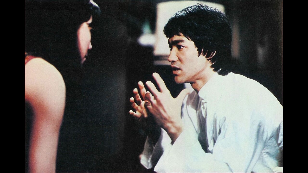 Cross kick Studio Films Bruce Lee Enter the Dragon