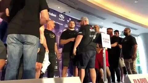 Mark Hunt punches opponent at weigh ins after verbal altercation