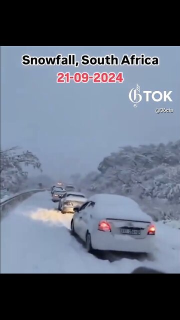 RARE SNOWSTORM BLOCKS TRAFFIC🇿🇦🌨️🛣️🚛🌨️🚗⚠️IN COASTAL AREAS OF SOUTH AFRICA🚐🌨️🚙💫
