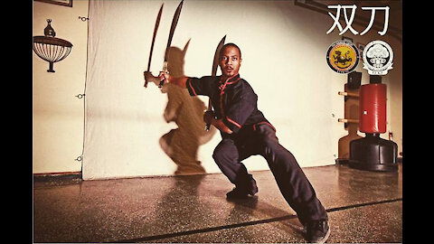 鹰双刀 Double Broadsword: Thundering Lions Kung Fu