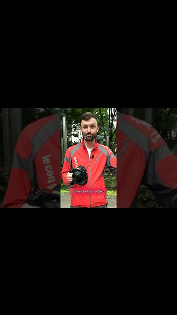 Tracking AF is Best AF 🙃#streetphotography #nikon #shorts