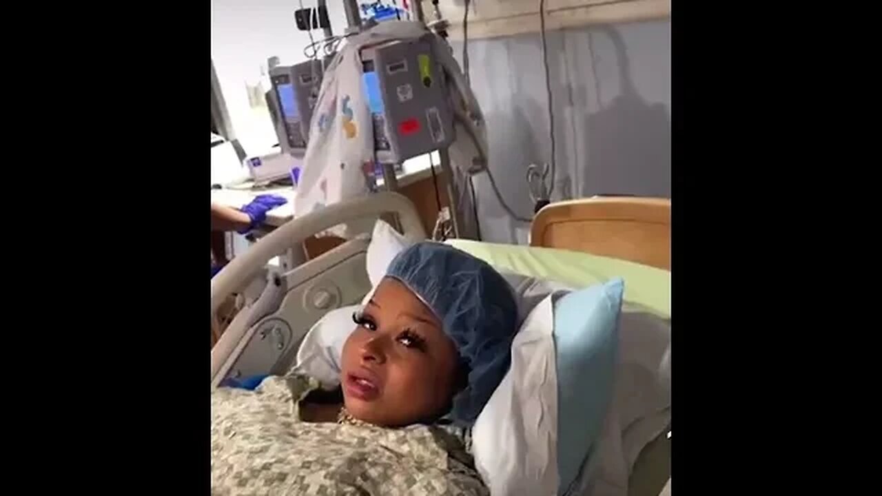 Chrisean Rock Gives Birth to BlueFace Son πΌπ₯³π (BlueFace did not show up to the Hospital) π€