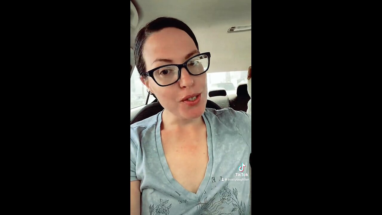 Trying the Hailey Bieber Smoothie… Camel Toe Strong Vlogs
