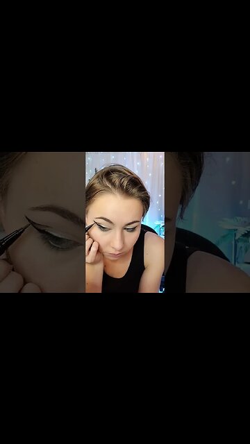 INSANE eyeshadow look #shorts #makeup #christmas