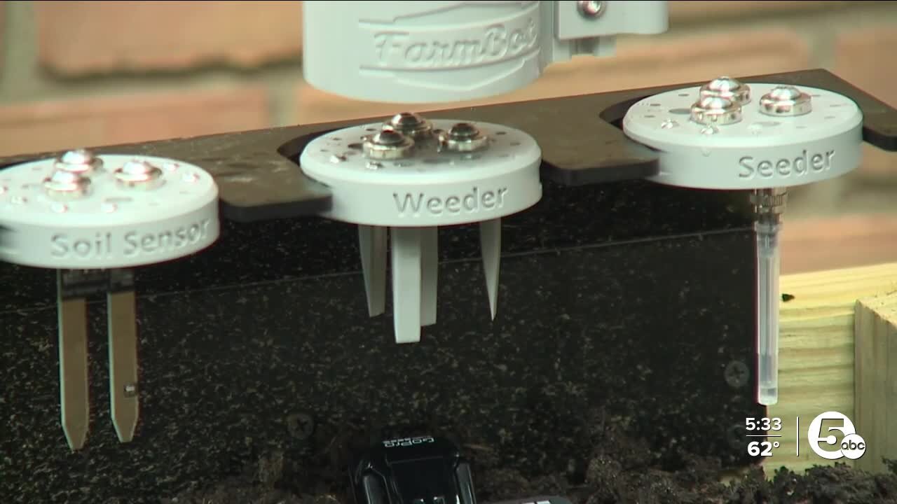 Madison Public Library unveils robotic garden