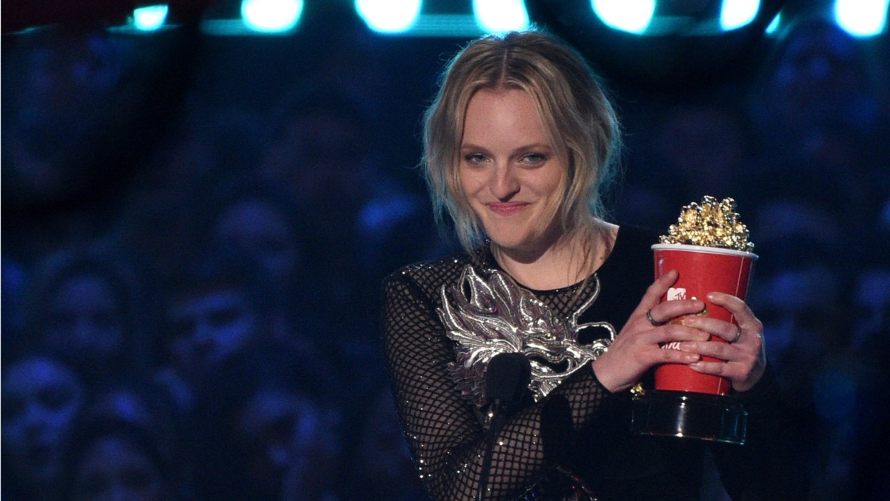 Elisabeth Moss Wins "Best Performance In A Show" At MTV Movie And TV Awards