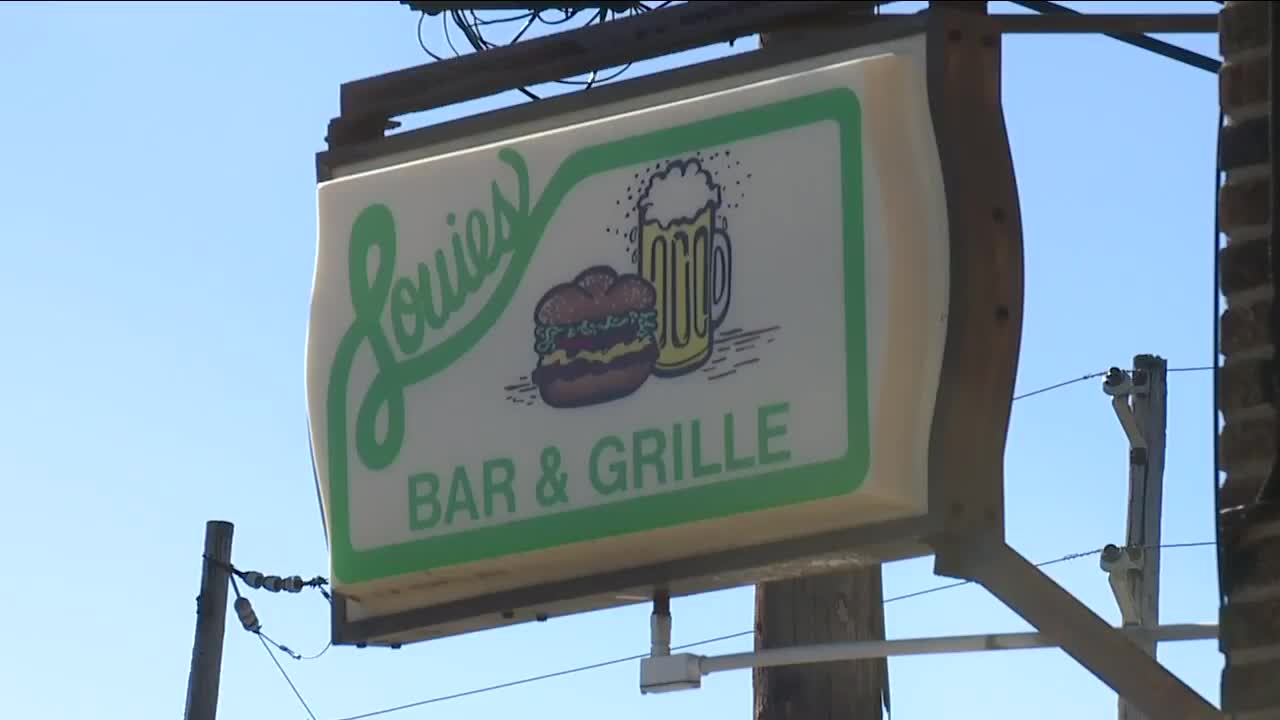 Popular Akron burger bar closing due to coronavirus