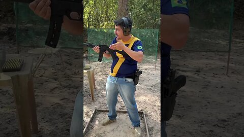 A GENTE É POBRE MAS SE DIVERTE.