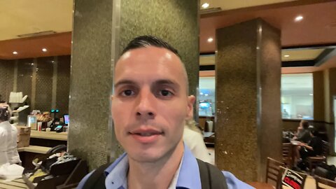 Traveling for free and building wealth! MASTER INVESTOR