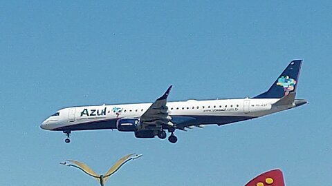 Embraer 195 PR-AXF coming from Tefé to Manaus