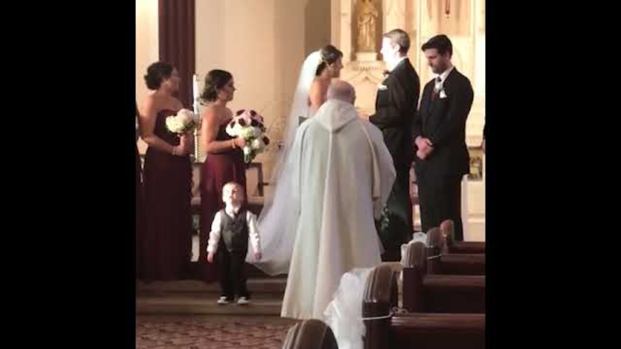 Kids add some comedy to a wedding!! Ring Bearer Fails