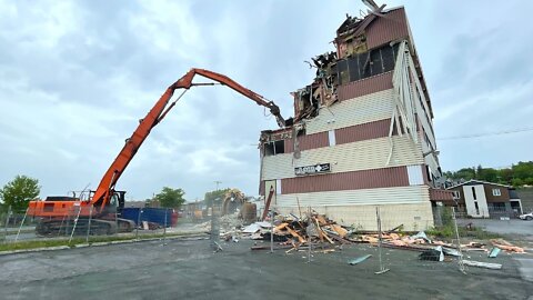 Démolition du bâtiment au centre-ville Saint-Georges_mai 2022