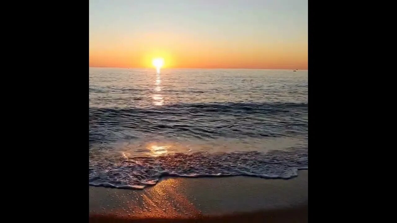 30 Second Short | Strong Waves | Committed Mind Meditation Music#shorts #4 @Meditation Channel