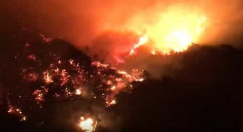 Gli impressionanti incendi in California