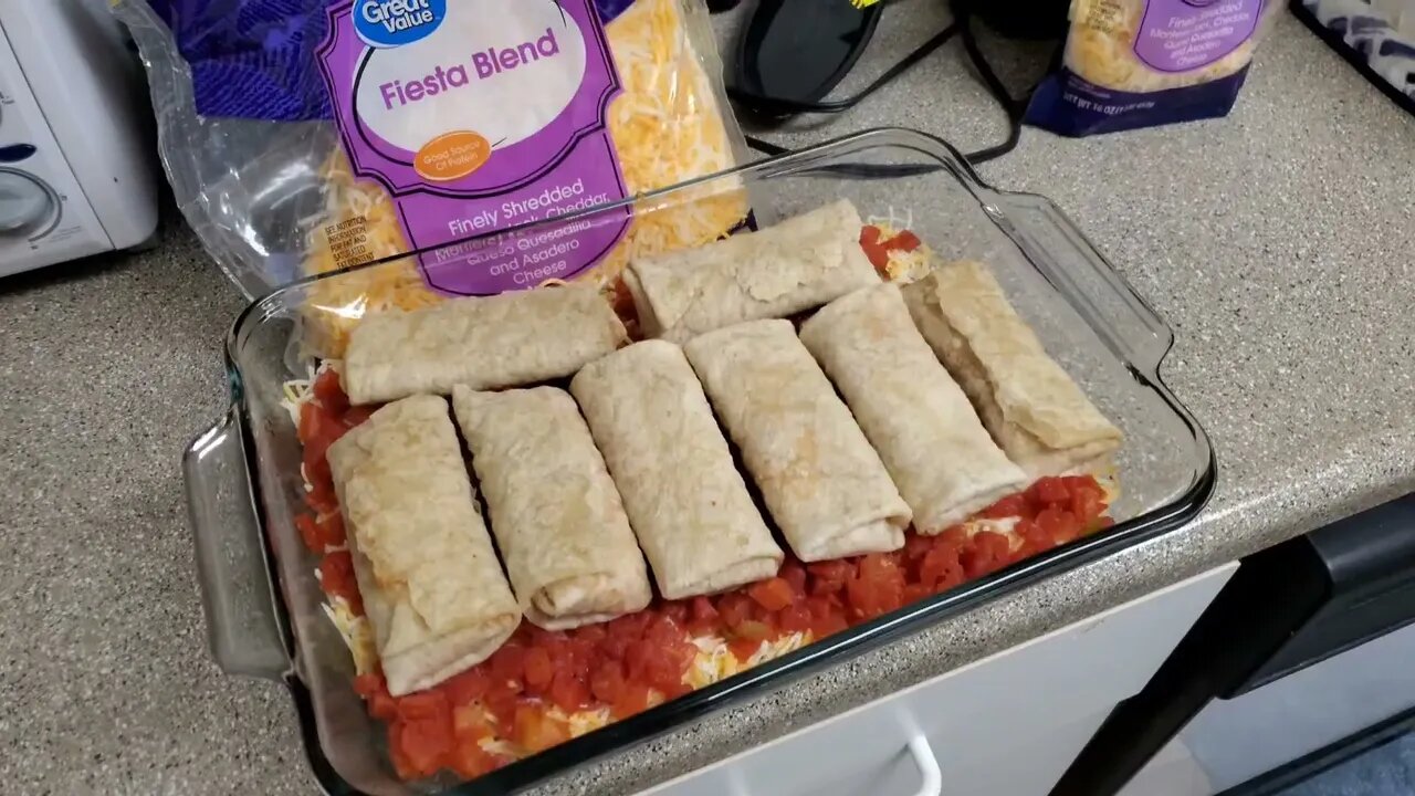 Attair Makes his Chilli Burrito Casserole